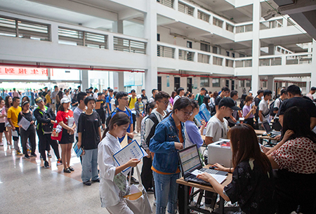云顶7610线路检测喜迎2019级新生入学报到