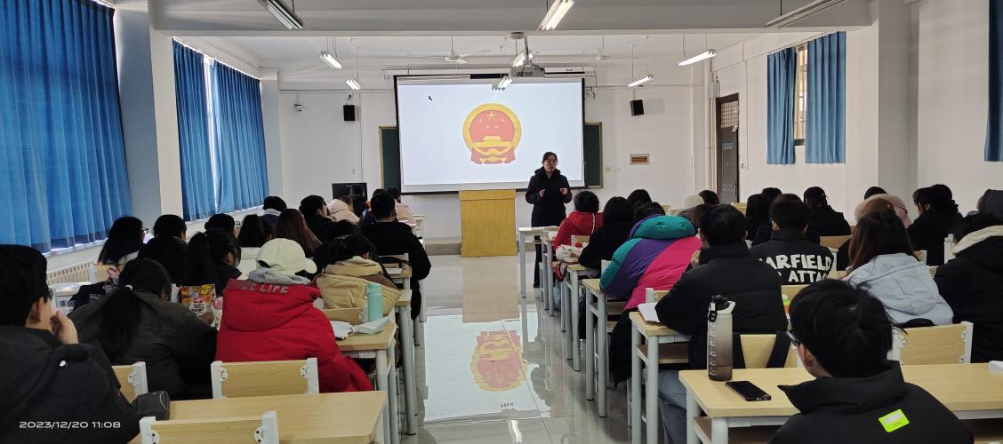 法官进课堂开展“沉浸式”教学 ——《刑事诉讼法学》课程教学改革与实践探索 法官进课堂开展“沉浸式”教学 ——《刑事诉讼法学》课程教学改革与实践探索