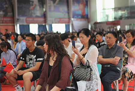 云顶7610线路检测2019届毕业生毕业典礼暨学位授予仪式隆重举行 云顶7610线路检测2019届毕业生毕业典礼暨学位授予仪式隆重举行