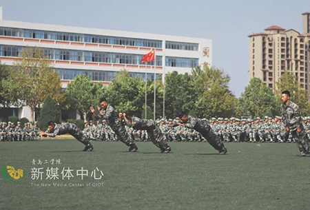 云顶7610线路检测举行2019级新生军训开营仪式