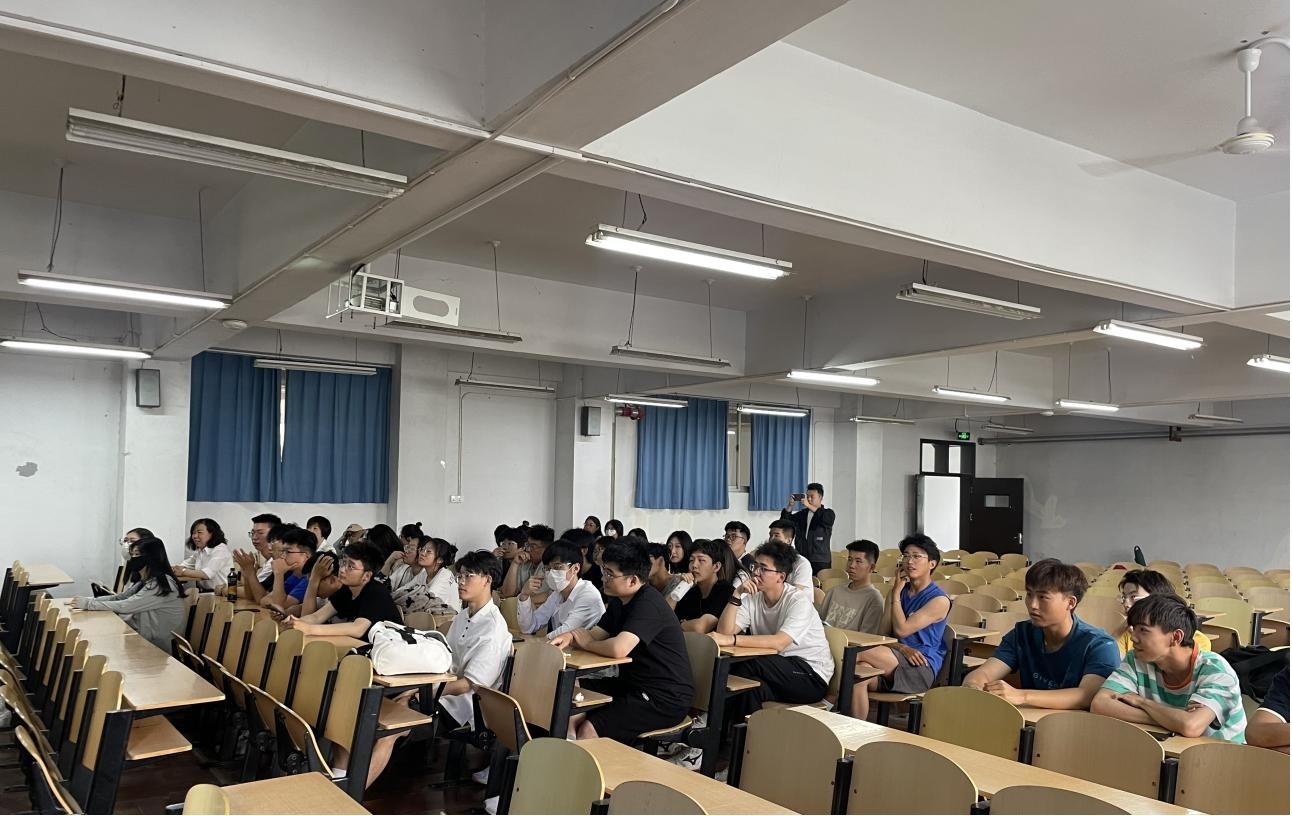 设计艺术与传媒学院举办考研培训讲座 设计艺术与传媒学院举办考研培训讲座