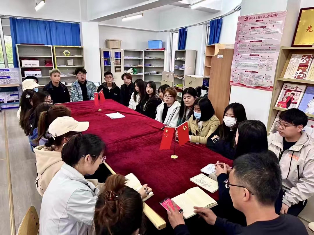倾听心声提质量,携手并进向未来——外语学院组织召开学生座谈会 倾听心声提质量,携手并进向未来——外语学院组织召开学生座谈会