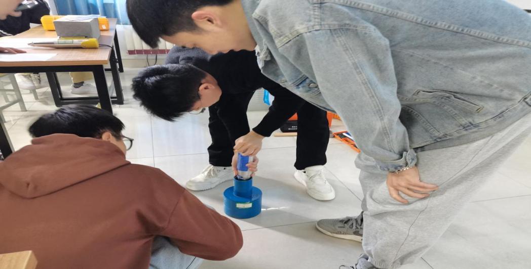 校企深度合作,共建专业课程 校企深度合作,共建专业课程