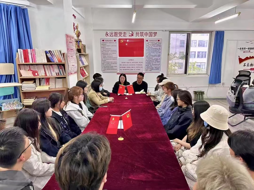 倾听心声提质量,携手并进向未来——外语学院组织召开学生座谈会 倾听心声提质量,携手并进向未来——外语学院组织召开学生座谈会