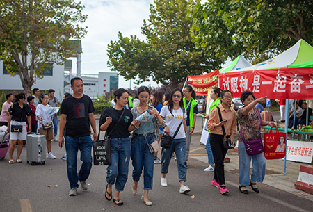云顶7610线路检测喜迎2019级新生入学报到