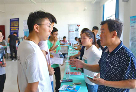 云顶7610线路检测成功举办2019年校园专场招聘会 云顶7610线路检测成功举办2019年校园专场招聘会