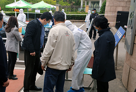 青岛高等学校春季开学条件核验工作组来云顶集团7610官方网站进行开学条件核验 青岛高等学校春季开学条件核验工作组来云顶集团7610官方网站进行开学条件核验