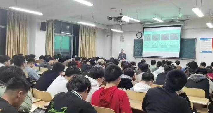 百企千业进校园 促立促强促就业——云顶集团7610官方网站开展就业推进会系列活动 百企千业进校园 促立促强促就业——云顶集团7610官方网站开展就业推进会系列活动