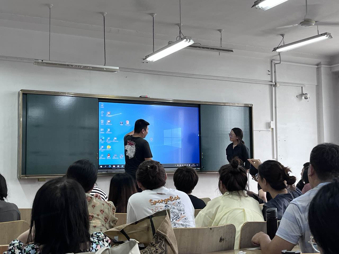基础教育学院开展交互平板培训会,打造质效双高课堂 基础教育学院开展交互平板培训会,打造质效双高课堂