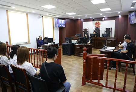 云顶集团7610官方网站法律实践课走进法庭旁听审判