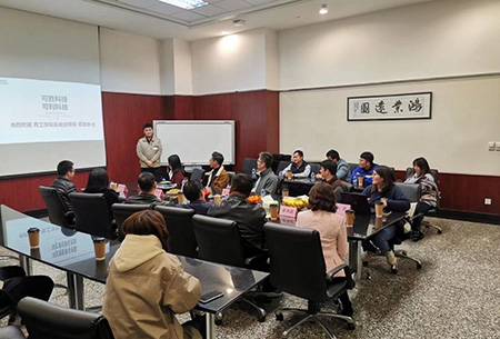校领导赴江苏省泰州市可胜可利科技有限公司看望实习学生和驻厂教师 校领导赴江苏省泰州市可胜可利科技有限公司看望实习学生和驻厂教师