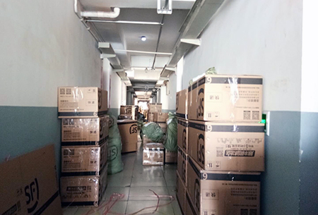 云顶集团7610官方网站辅导员先锋岗为614名毕业生打包邮寄行李 云顶集团7610官方网站辅导员先锋岗为614名毕业生打包邮寄行李
