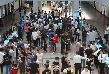 机电工程学院举办专场招聘会 机电工程学院举办专场招聘会